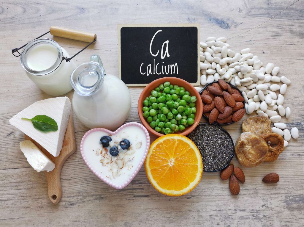 Zalecenia dietetyczne w osteoporozie – co jeść, by zwiększyć gęstość kości